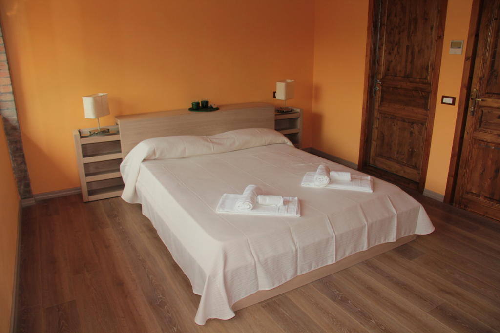 Conte Pietro Room&Breakfast Ferrara Kamer foto
